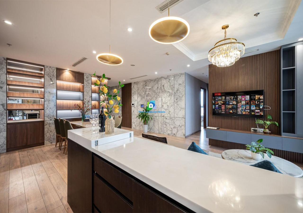 Service Luxury In Vinhomes Landmark Zone Căn hộ TP. Hồ Chí Minh