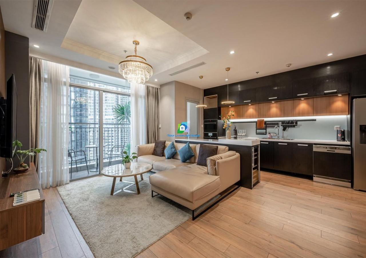 Service Luxury In Vinhomes Landmark Zone *