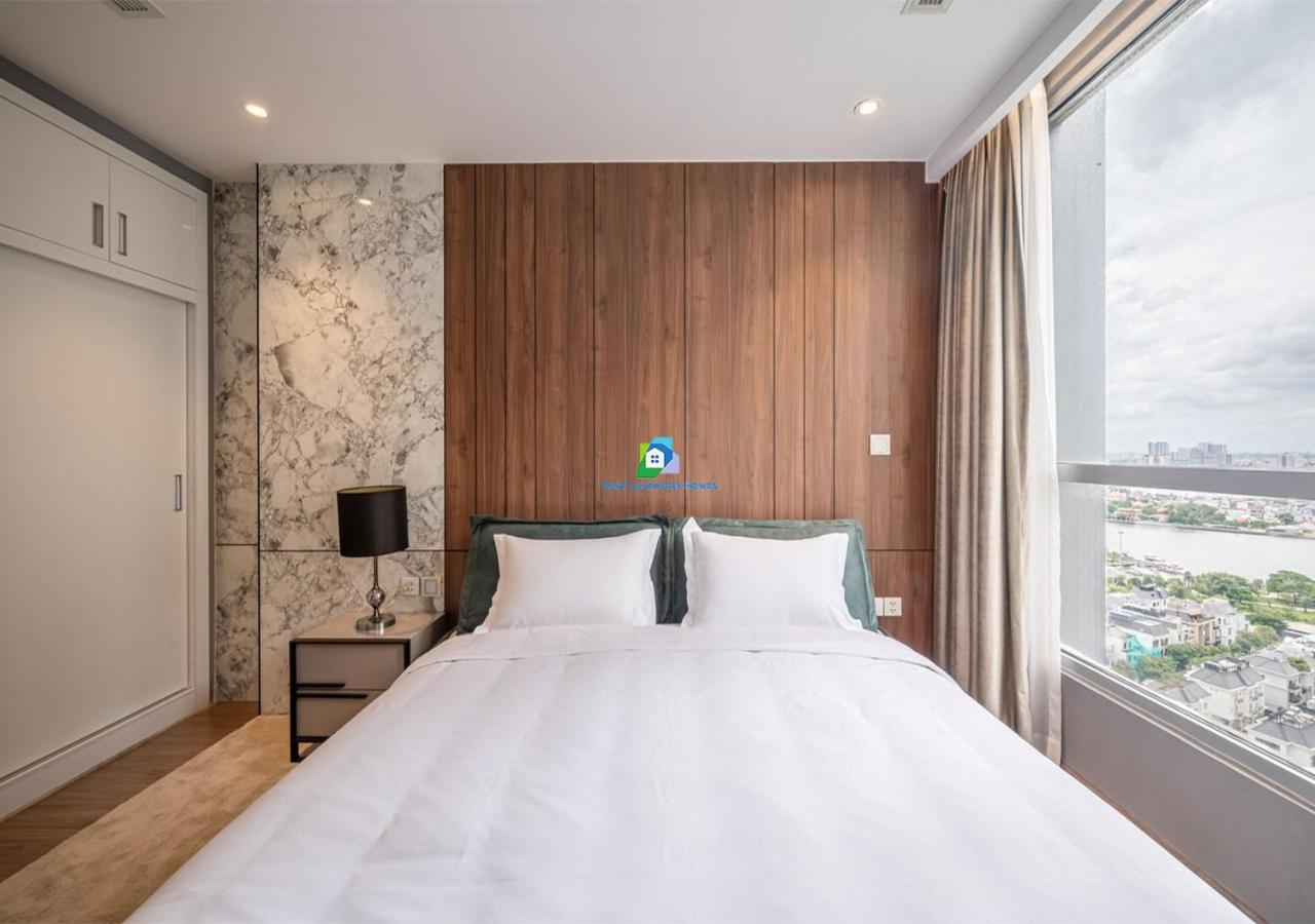 Service Luxury In Vinhomes Landmark Zone *