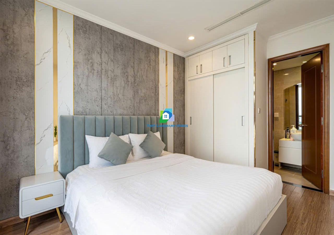 Service Luxury In Vinhomes Landmark Zone *