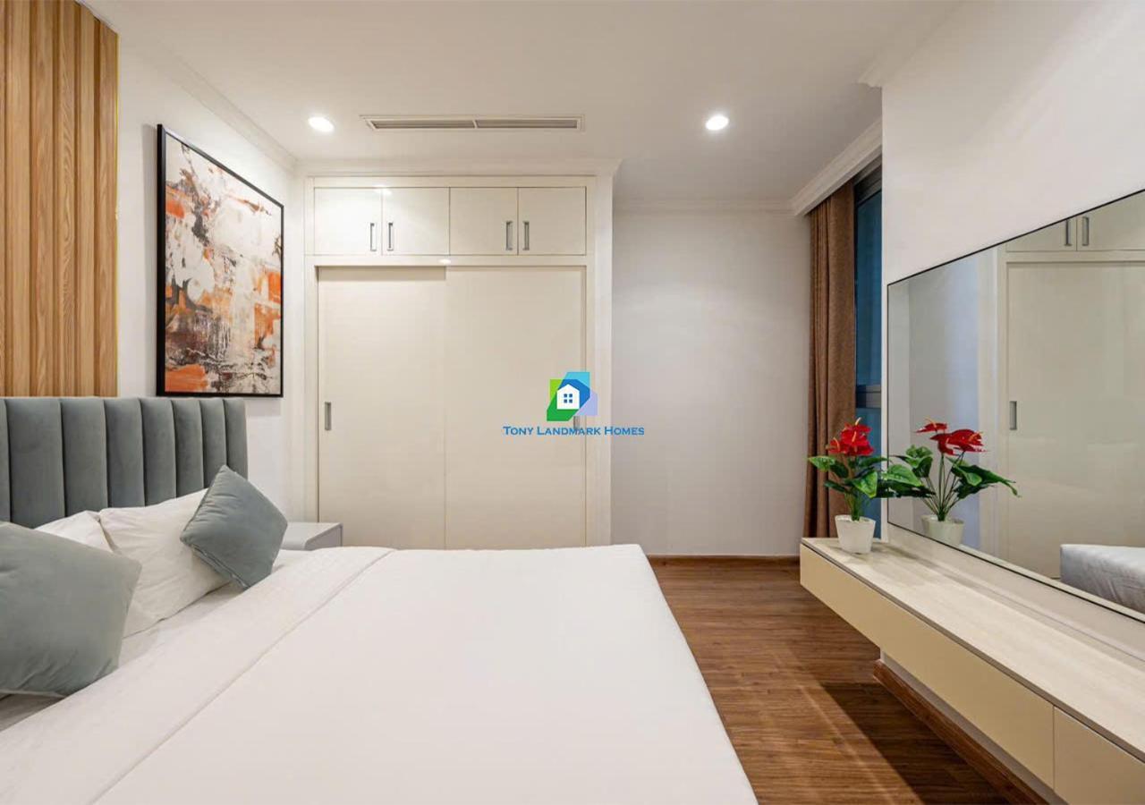 Service Luxury In Vinhomes Landmark Zone