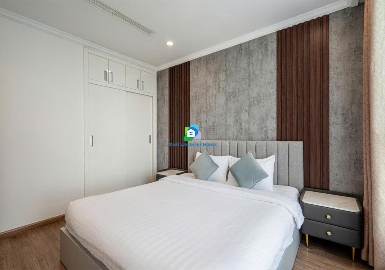 Căn hộ Service Luxury In Vinhomes Landmark Zone