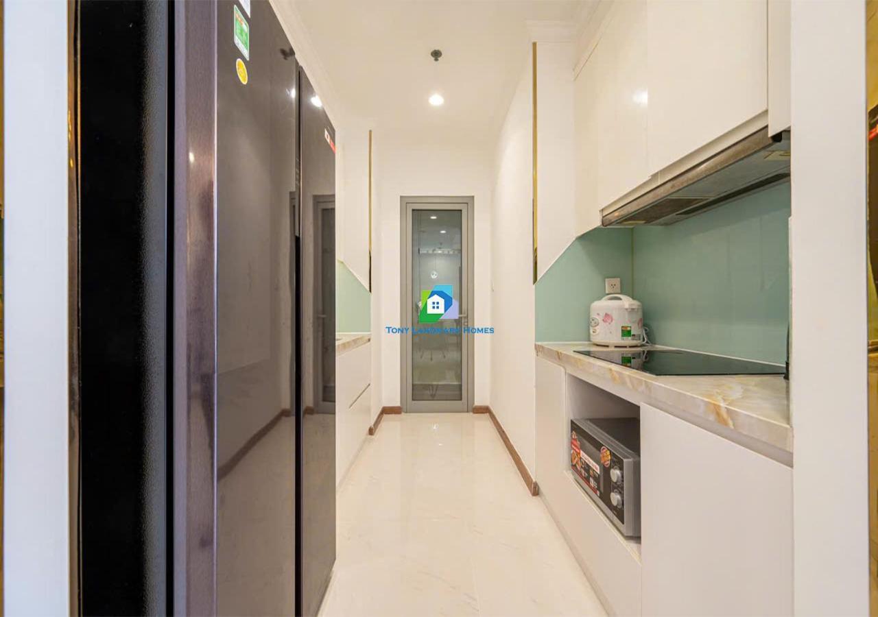Service Luxury In Vinhomes Landmark Zone *