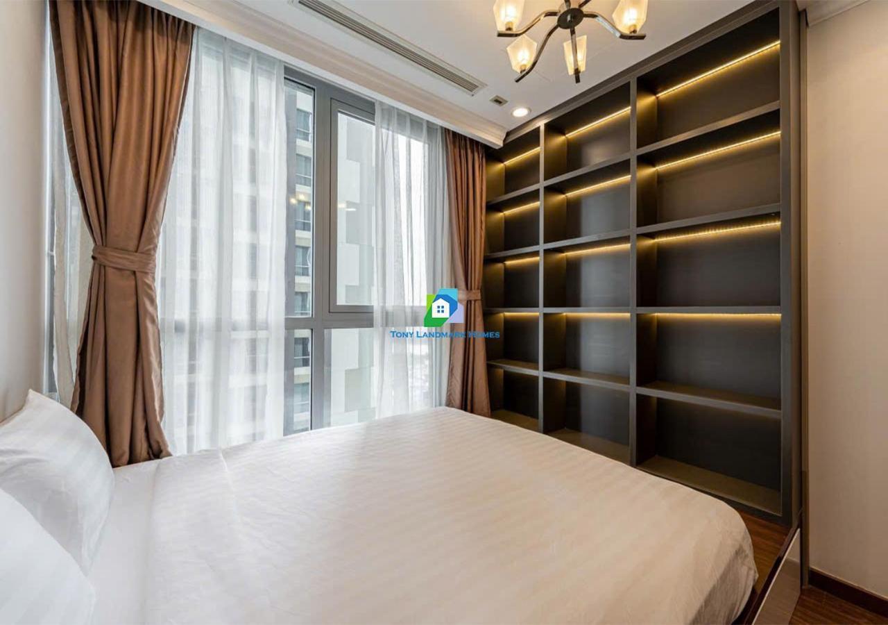 Service Luxury In Vinhomes Landmark Zone *
