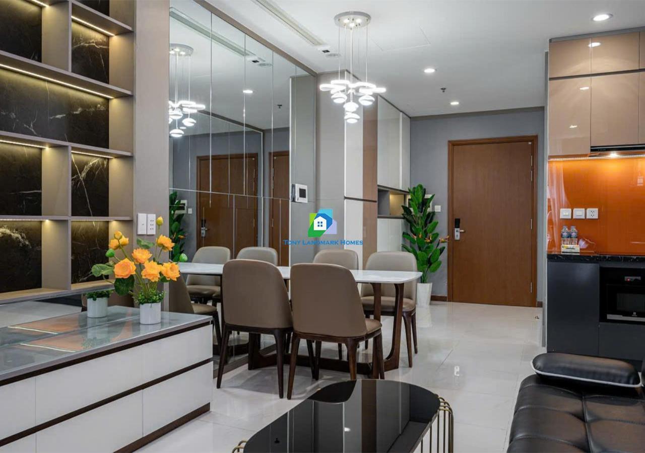 Service Luxury In Vinhomes Landmark Zone *