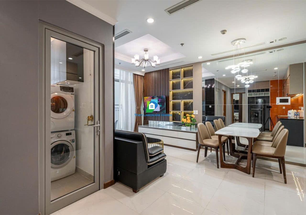 Service Luxury In Vinhomes Landmark Zone