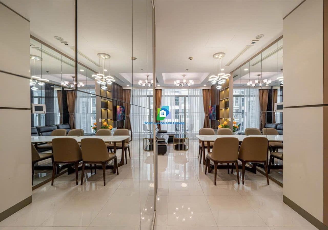 Service Luxury In Vinhomes Landmark Zone