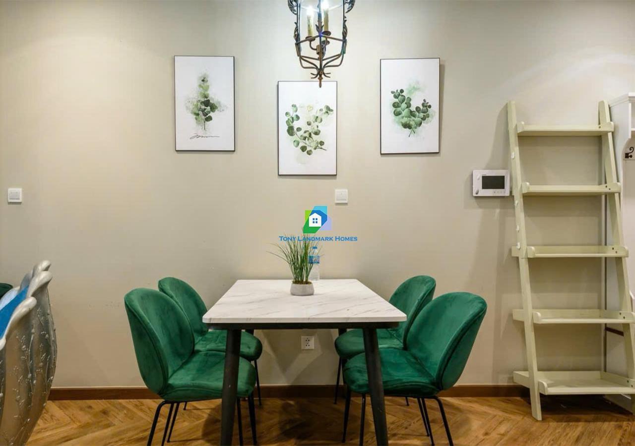 Căn hộ Service Luxury In Vinhomes Landmark Zone
