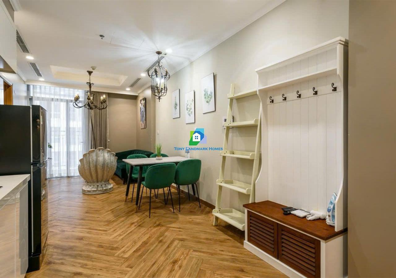 Căn hộ Service Luxury In Vinhomes Landmark Zone *